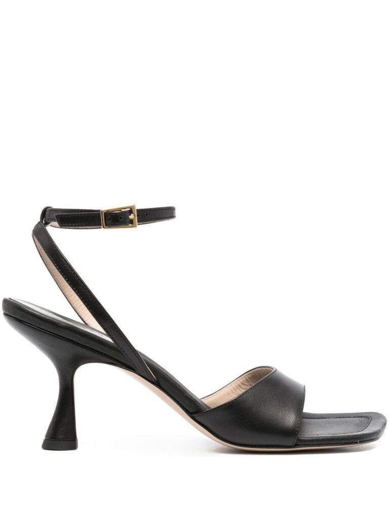 تنسيقات أنيقة: اكتشفي أحدث صيحات الموضة من FARFETCH Wandler
80mm leather heeled sandals